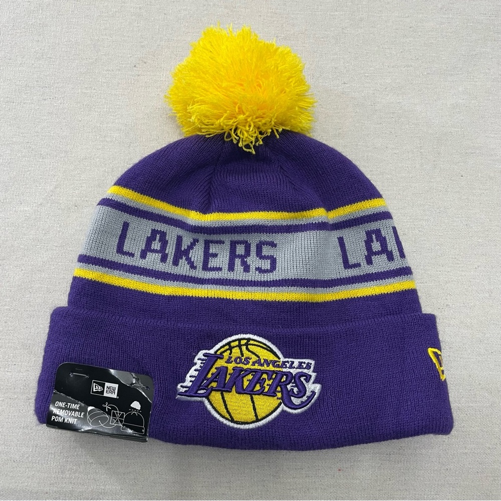 Los Angeles Lakers NBA Basketball New Era Knit Purple Pom Pom Hat Cap Beanie NW